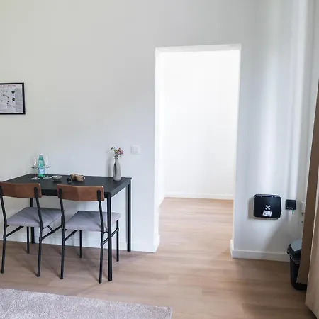 Private In Shared 7br Aprt, With Wifi Near Center