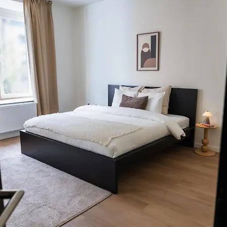 Appartement Private In Shared 7br Aprt, With Wifi Near Center Gand