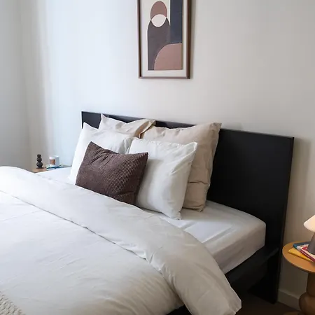 Private In Shared 7br Aprt, With Wifi Near Center