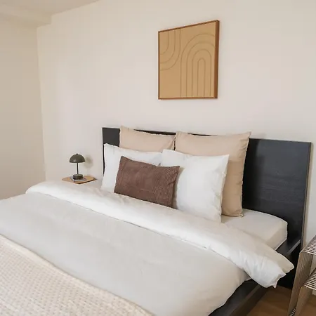 Private In Shared 7br Aprt, With Wifi Near Center Appartement