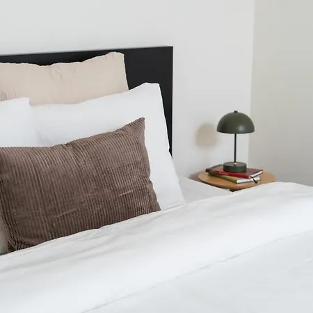 Private In Shared 7br Aprt, With Wifi Near Center Appartement