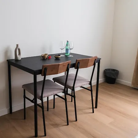 Private In Shared 7br Aprt, With Wifi Near Center Апартаменти *