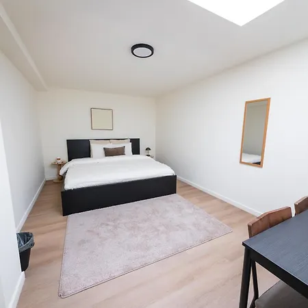 Appartement Private In Shared 7br Aprt, With Wifi Near Center