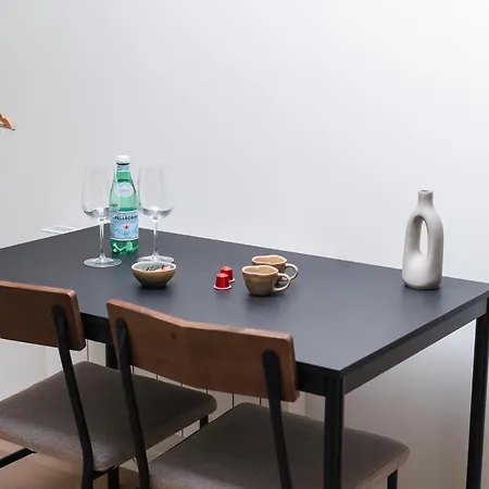 Private In Shared 7br Aprt, With Wifi Near Center