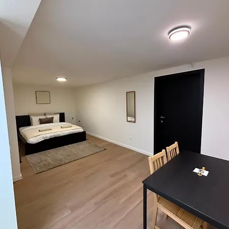 Appartement Private In Shared 7br Aprt, With Wifi Near Center *