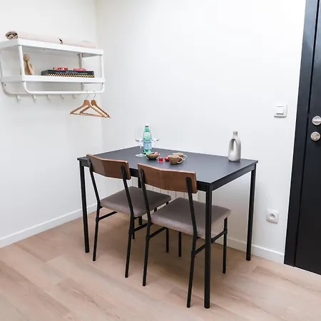Appartement Private In Shared 7br Aprt, With Wifi Near Center *
