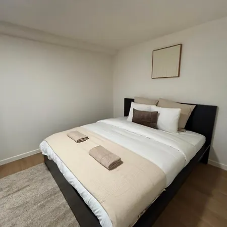 Appartement Private In Shared 7br Aprt, With Wifi Near Center *